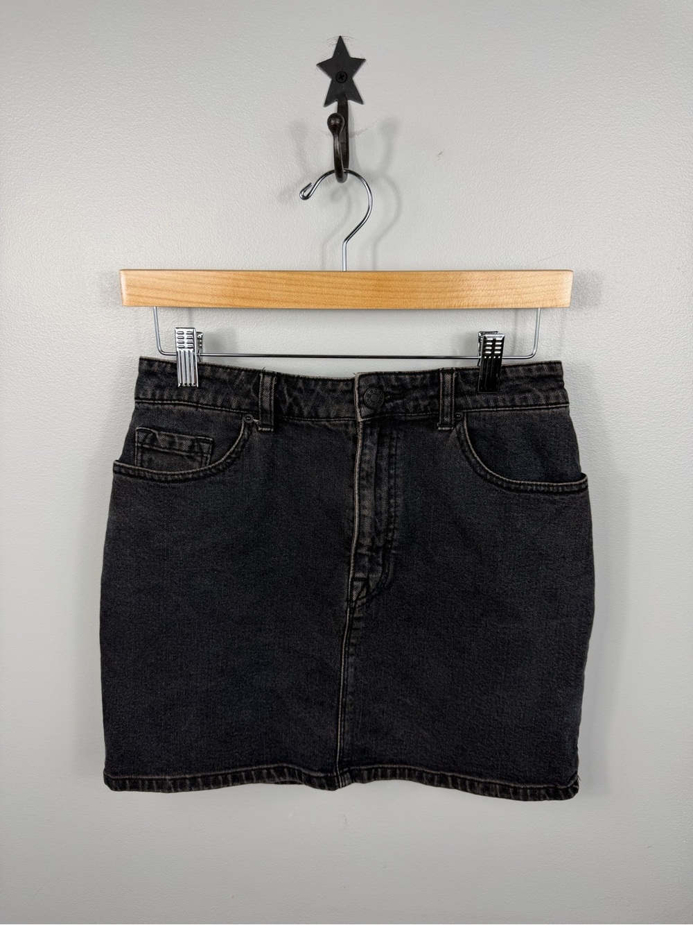 BDG Urban Outfitters Washed Black Denim Mini Skirt Size 6 High Waisted Y2K